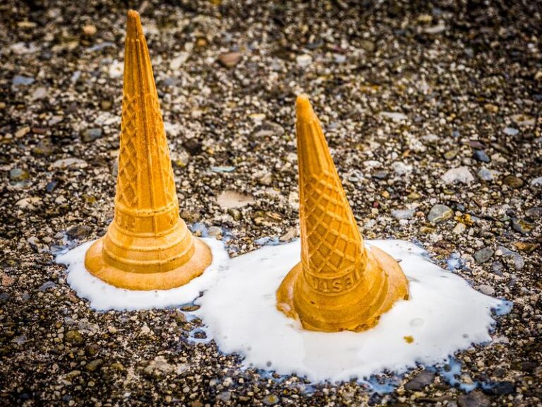 Lody nie tuczą. A ja jestem mistrzem w pływaniu